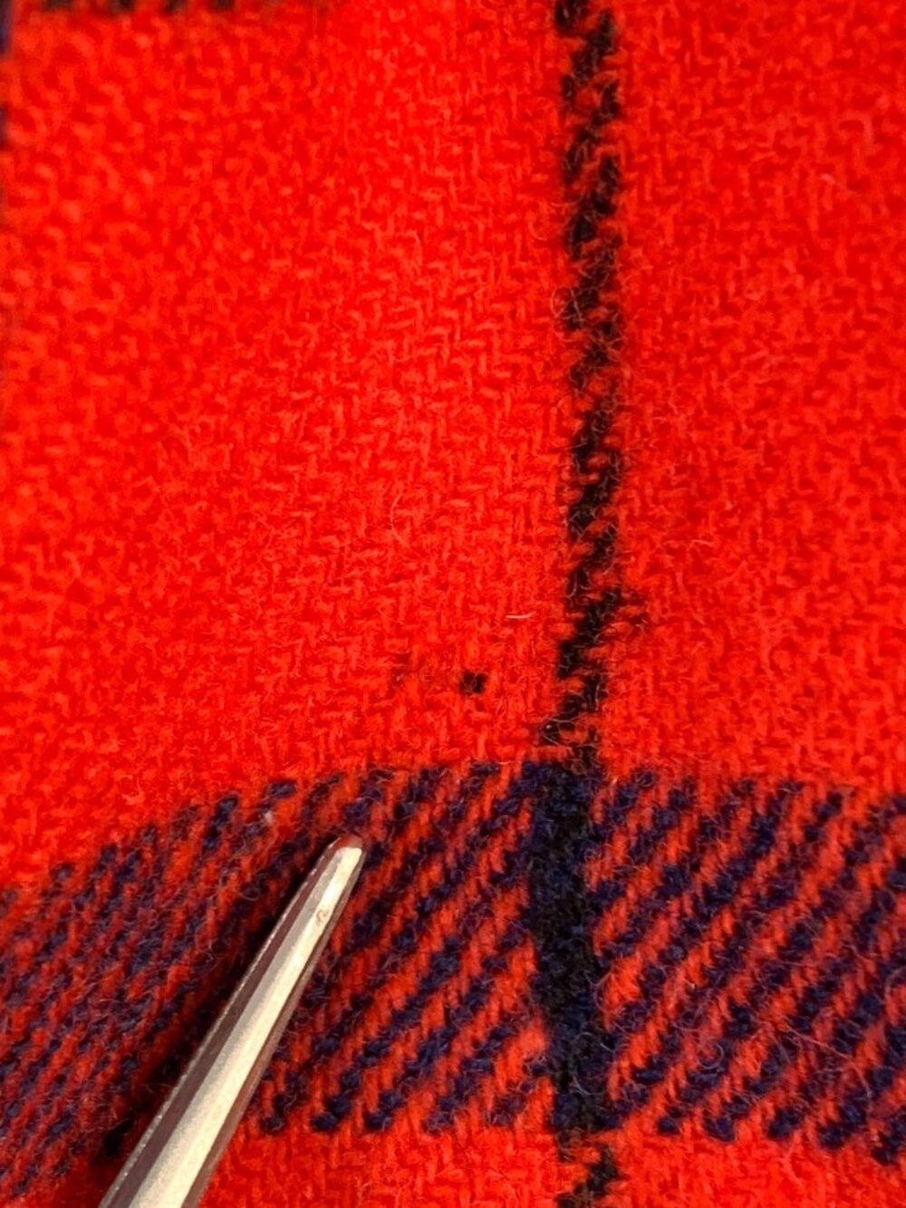 Vintage 70s Pendleton Red Leslie Tartan Wool Midi Skirt USA 10/12 Moth Holes - Picture 7 of 16